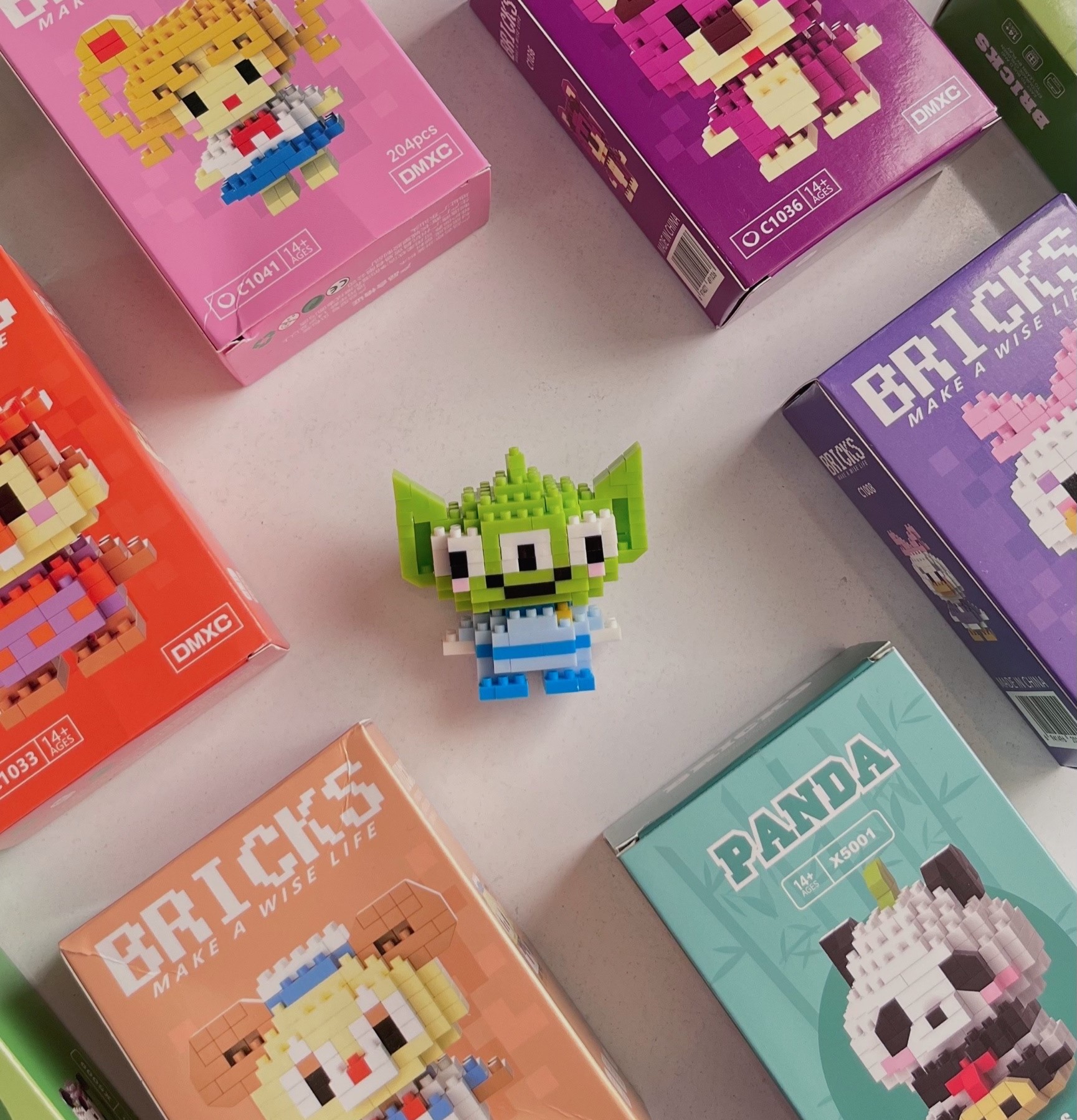 لگو با شخصیت کارتونی