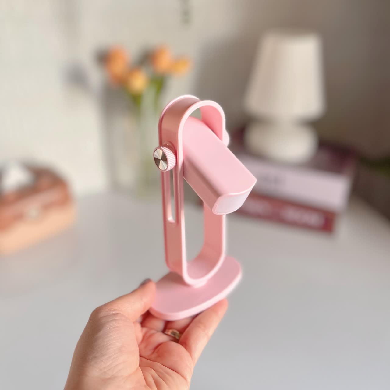 چراغ مطالعه مینیمال
