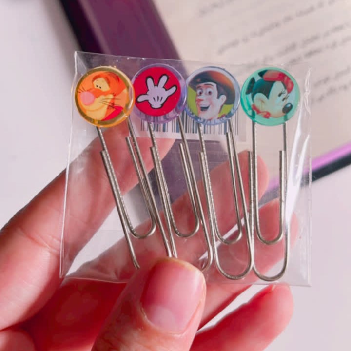 گیره ی کاغذ پیکسل دار